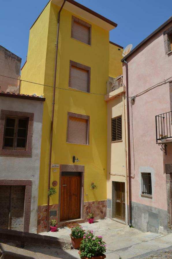 La Casa Di Angelo Hotel Bosa Exterior foto