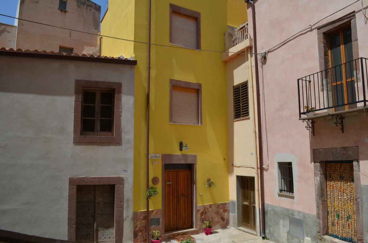 La Casa Di Angelo Hotel Bosa Exterior foto