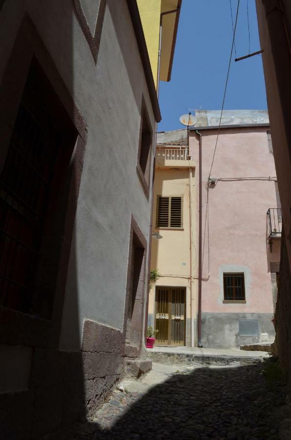 La Casa Di Angelo Hotel Bosa Exterior foto