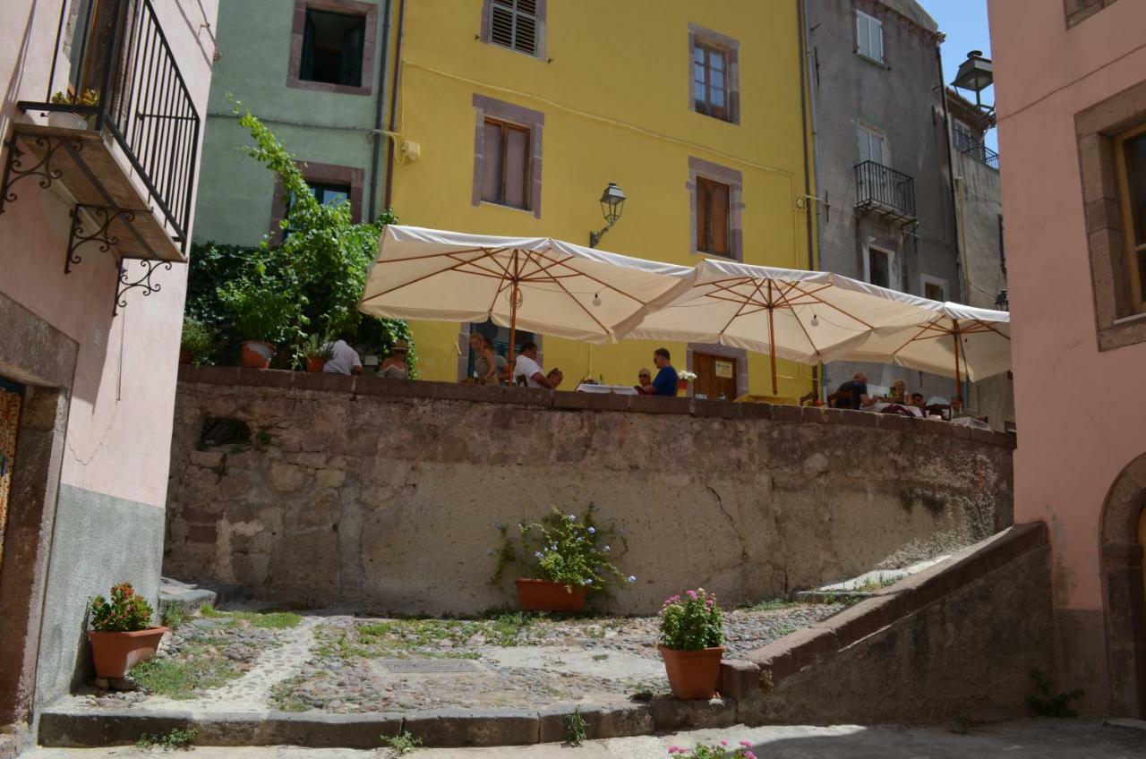 La Casa Di Angelo Hotel Bosa Exterior foto